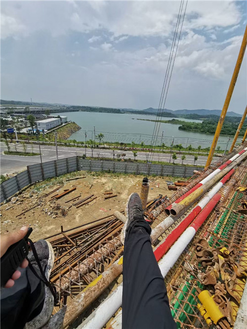 作業(yè)中發(fā)生設(shè)備損壞或人員意外，責(zé)任怎么劃分？